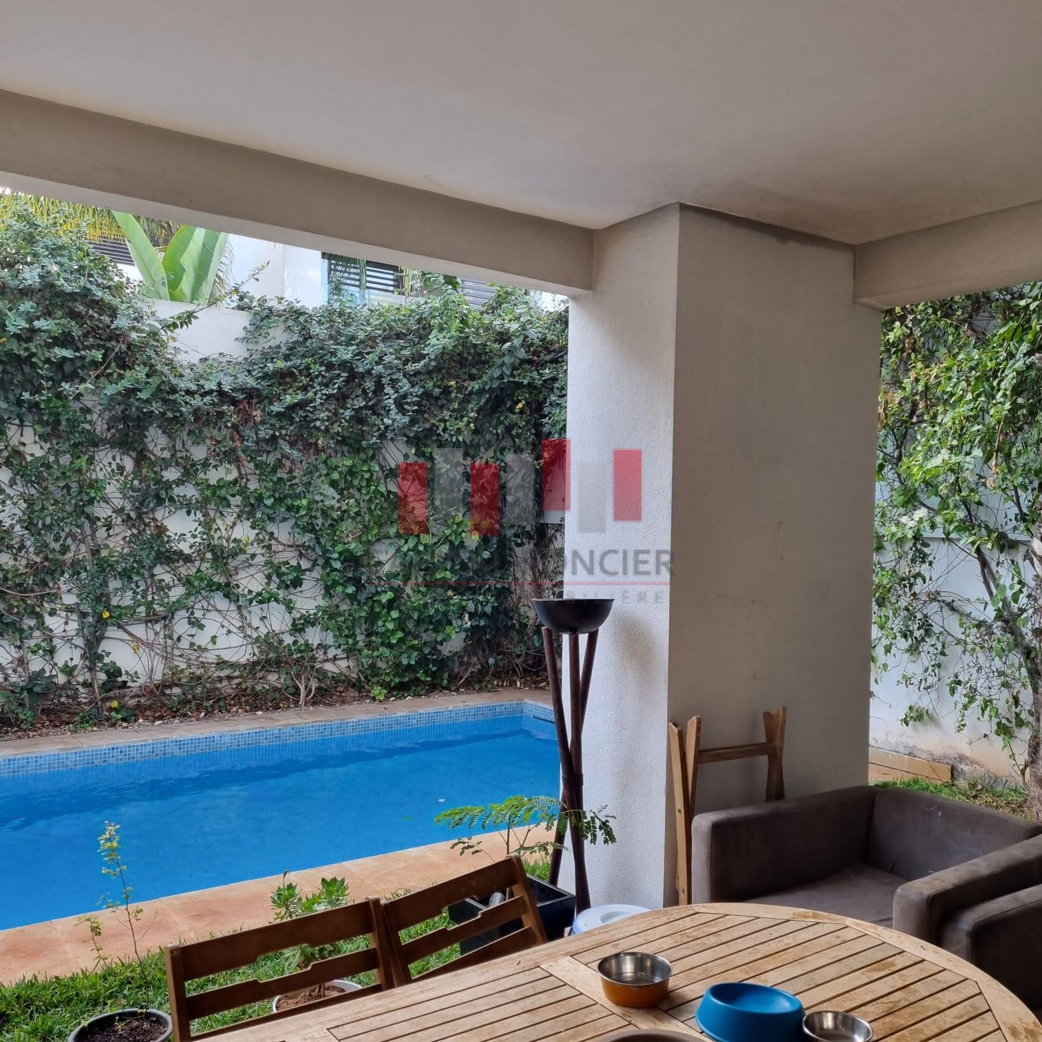 Villa à louer 32 000 dh 300 m², 4 chambres - Ain Diab Casablanca