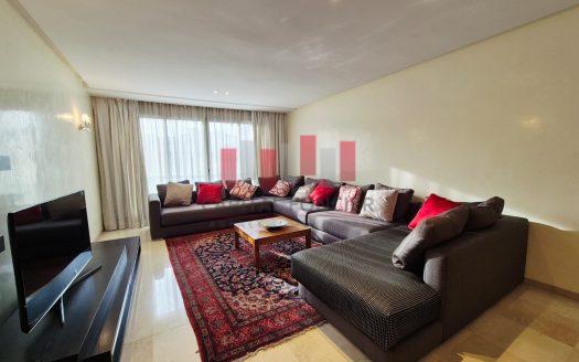 Salon lumineux avec salle à manger – appartement meublé Beauséjour Casablanca