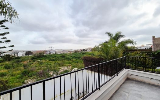 Terrasse avec vue dégagée depuis une villa d’architecte à Laymoune